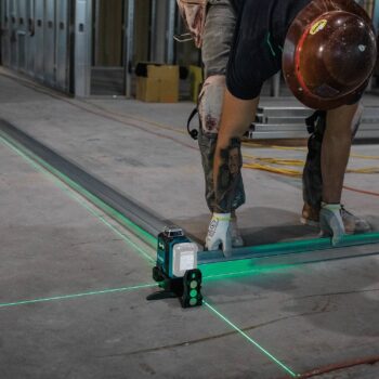 MAKITA Multi Line Laser Level, SK700GD, Green, 360 3-Plane, 12V Rechargeable - Image 11